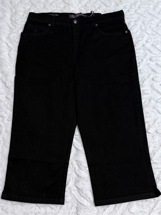 Gloria Vanderbilt Denim - Gloria Vanderbilt Amanda Capris Black - Size 10Petite - NWT